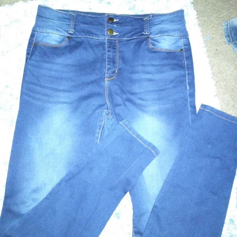 High waisted Dark Wash Skinny Jeans /Size: 11.